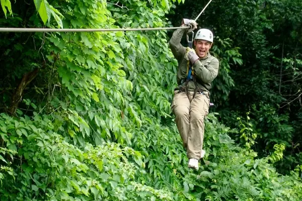 Zipline tirolesa yungas